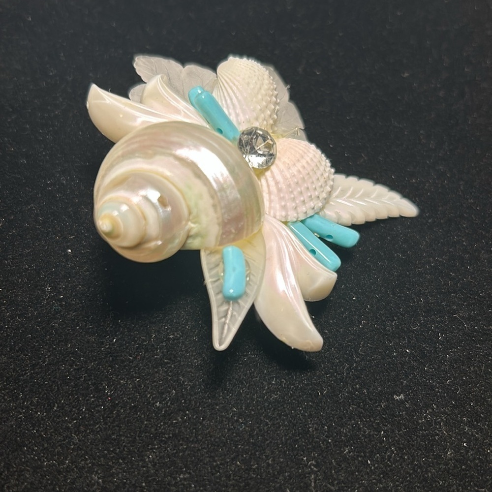 πSea Shell Broochπ - Picture 3 of 9